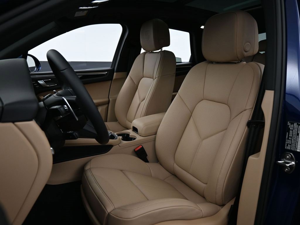 New 2026 Porsche Macan image 5