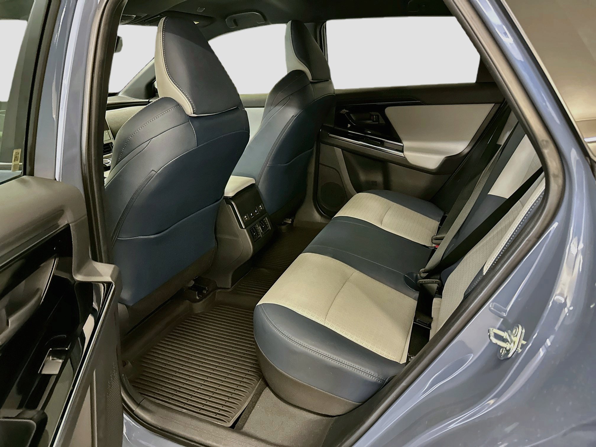 Used 2023 Subaru Solterra AWD image 29