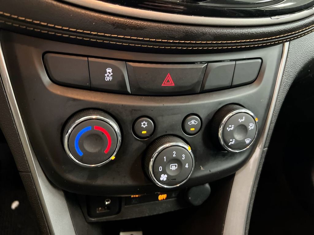 Used 2018 Chevrolet Trax LT w/ LT Convenience Package image 16