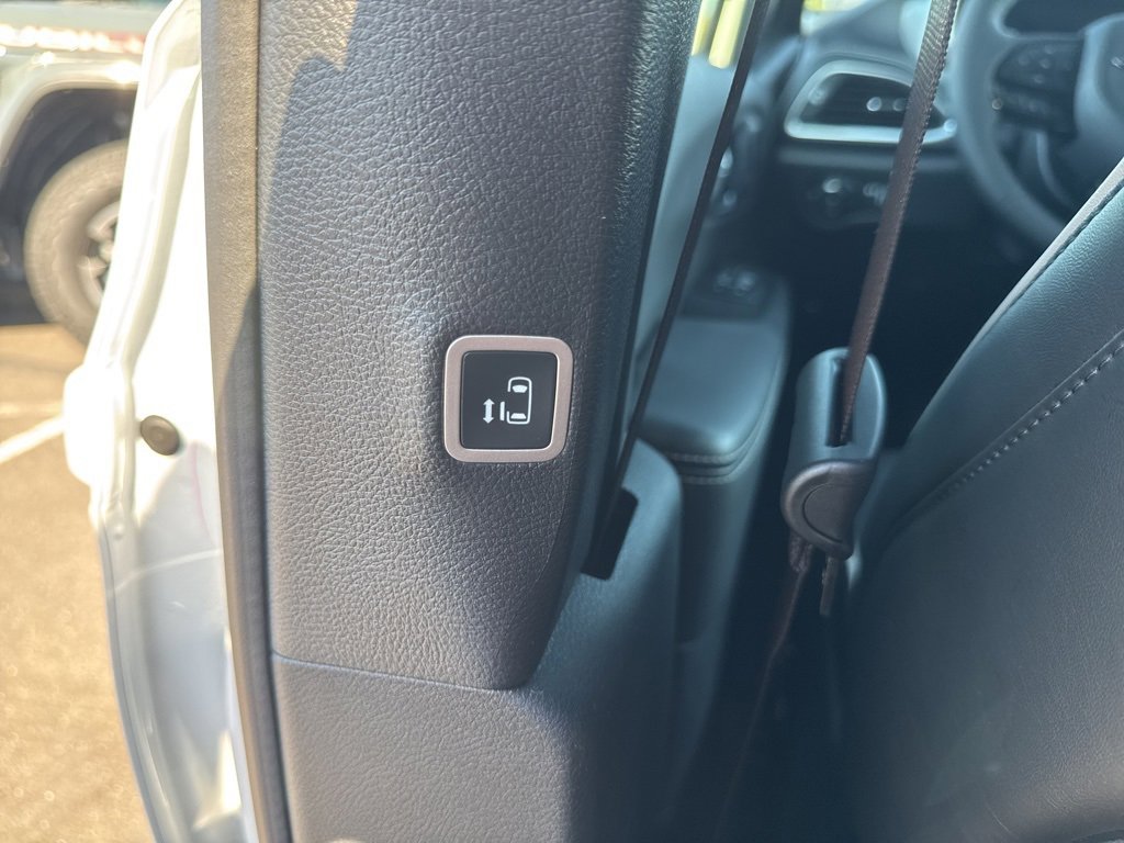 New 2026 Chrysler Pacifica Limited w/ S Appearance Package image 28