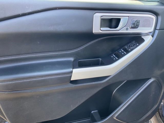 Used 2021 Ford Explorer Limited image 18