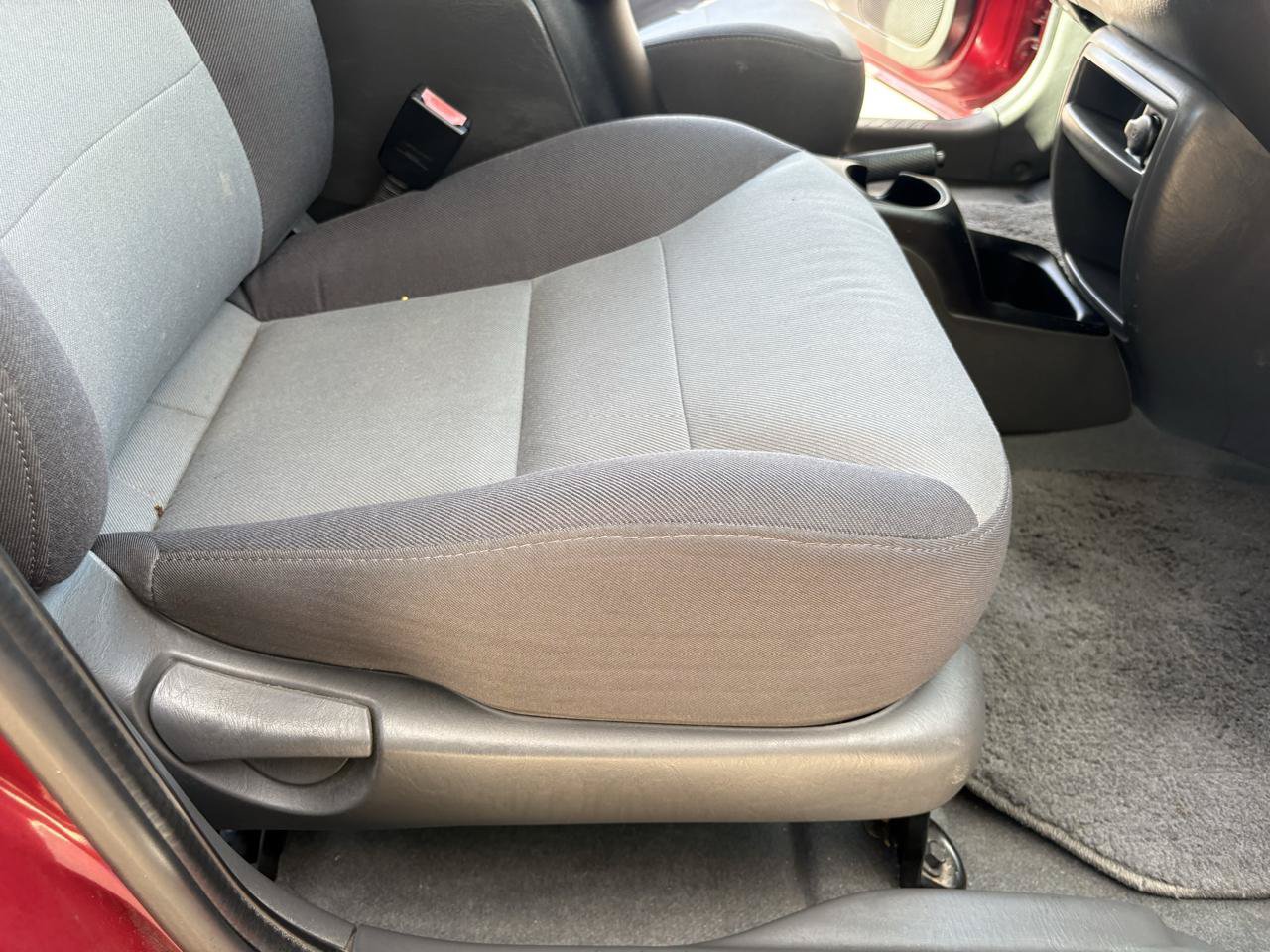 Used 2004 Ford Escape XLS FWD image 29