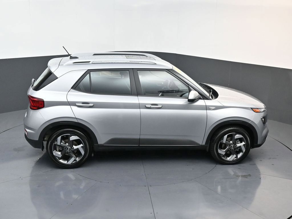 Certified 2025 Hyundai Venue SEL image 17