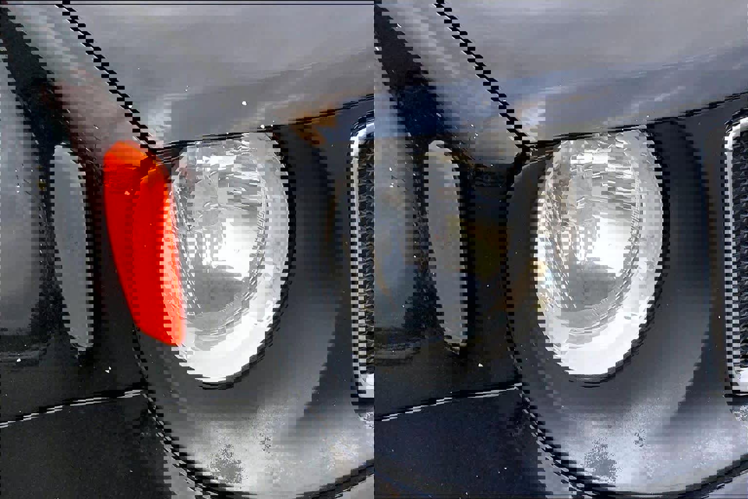 Used 2015 Jeep Renegade Latitude w/ Popular Equipment Group image 26