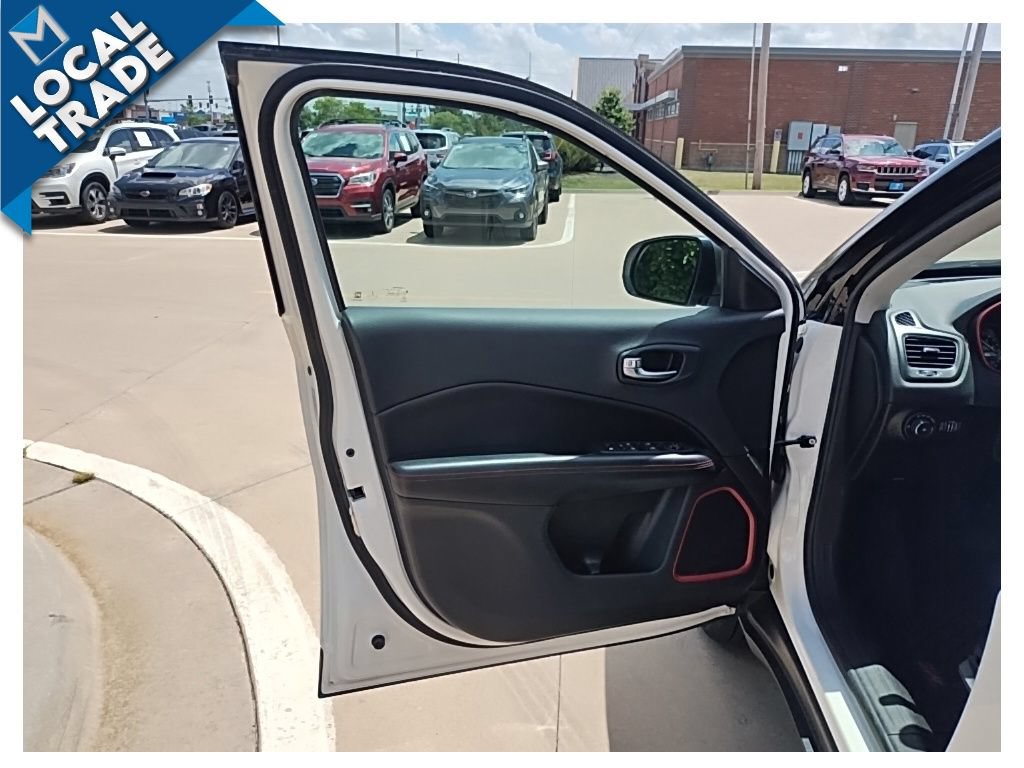 Used 2019 Jeep Compass Trailhawk AWD/4WD image 13