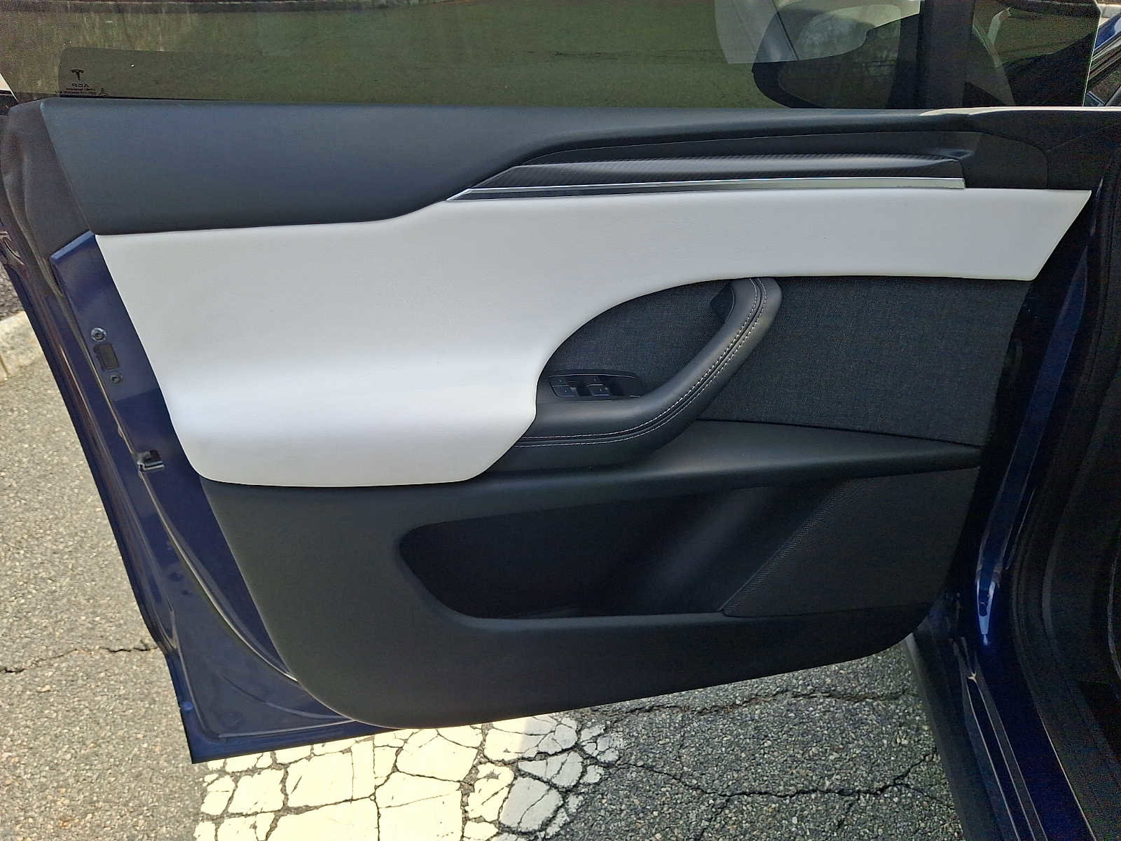 Used 2022 Tesla Model X Plaid image 13