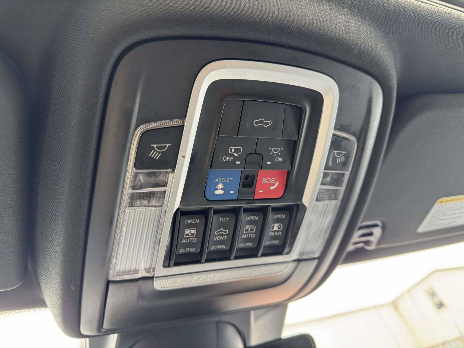 Used 2023 RAM 1500 Laramie AWD/4WD image 27