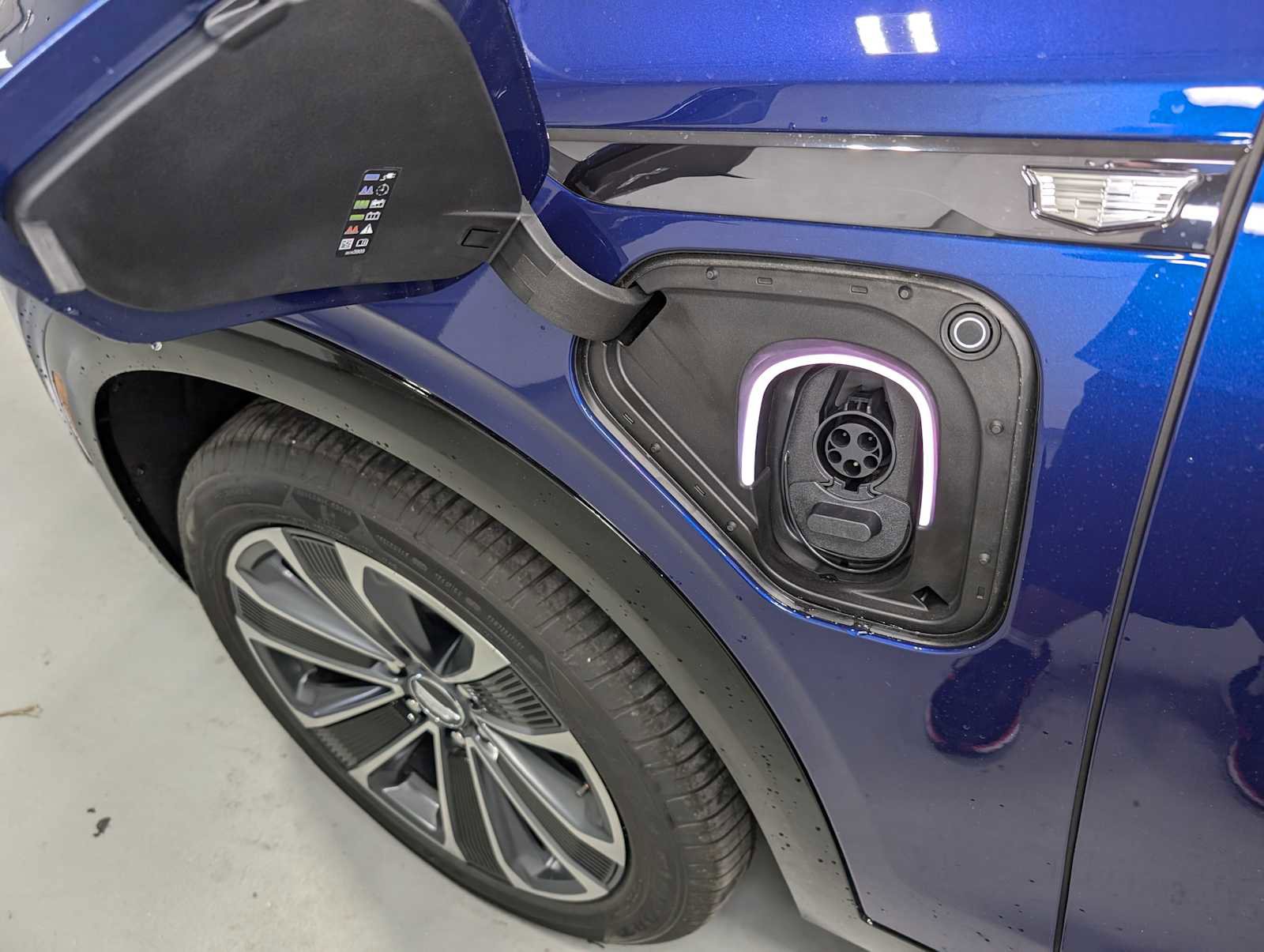 New 2026 Cadillac Vistiq Sport w/ LPO, Floor Liner Package image 10