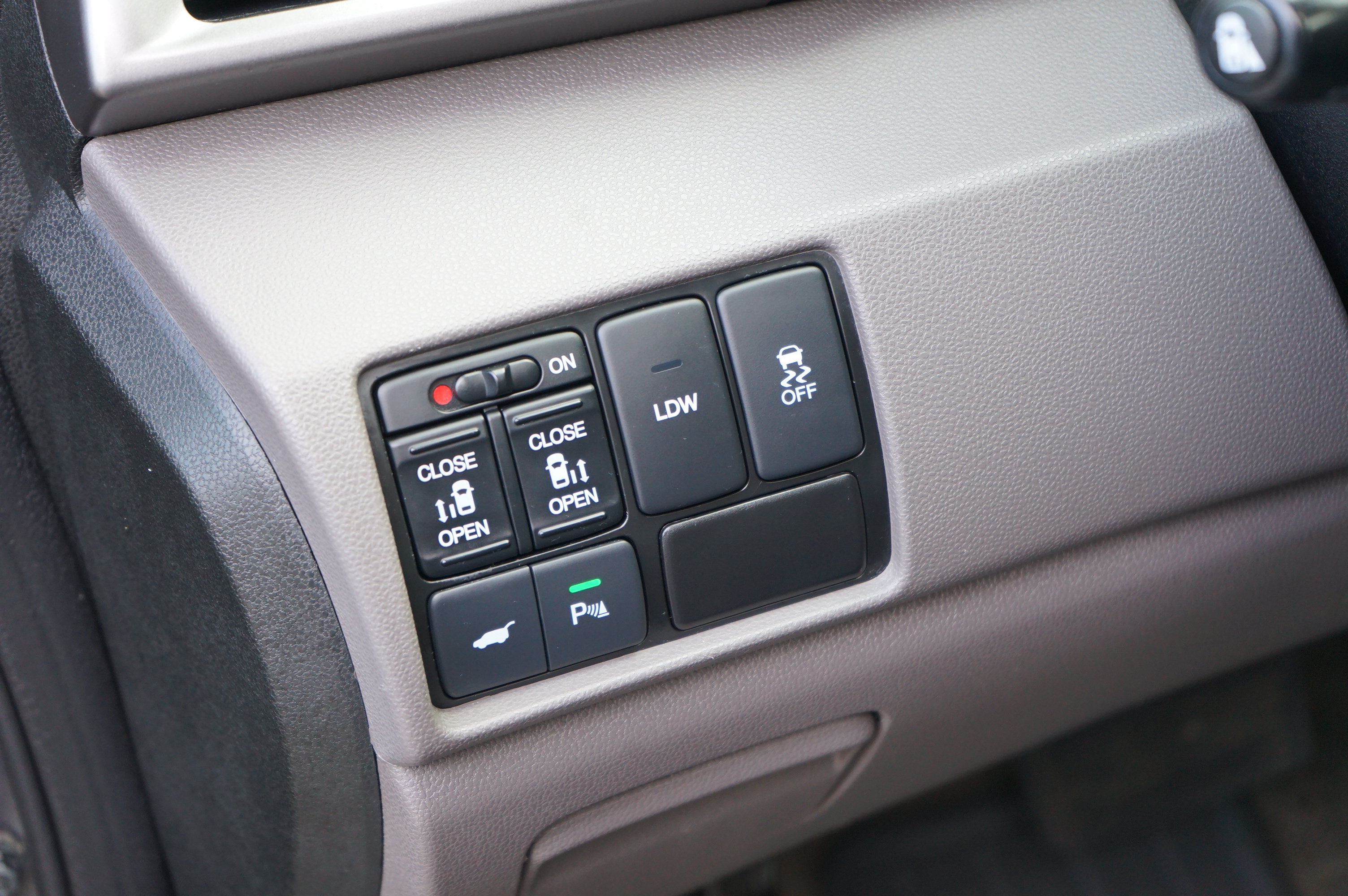 Used 2015 Honda Odyssey Touring Elite image 8