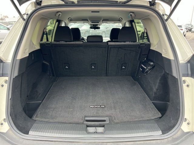 Used 2023 Nissan Rogue SV image 24