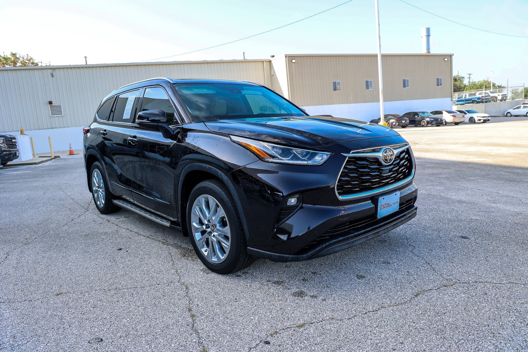 Used 2022 Toyota Highlander Limited AWD/4WD image 5
