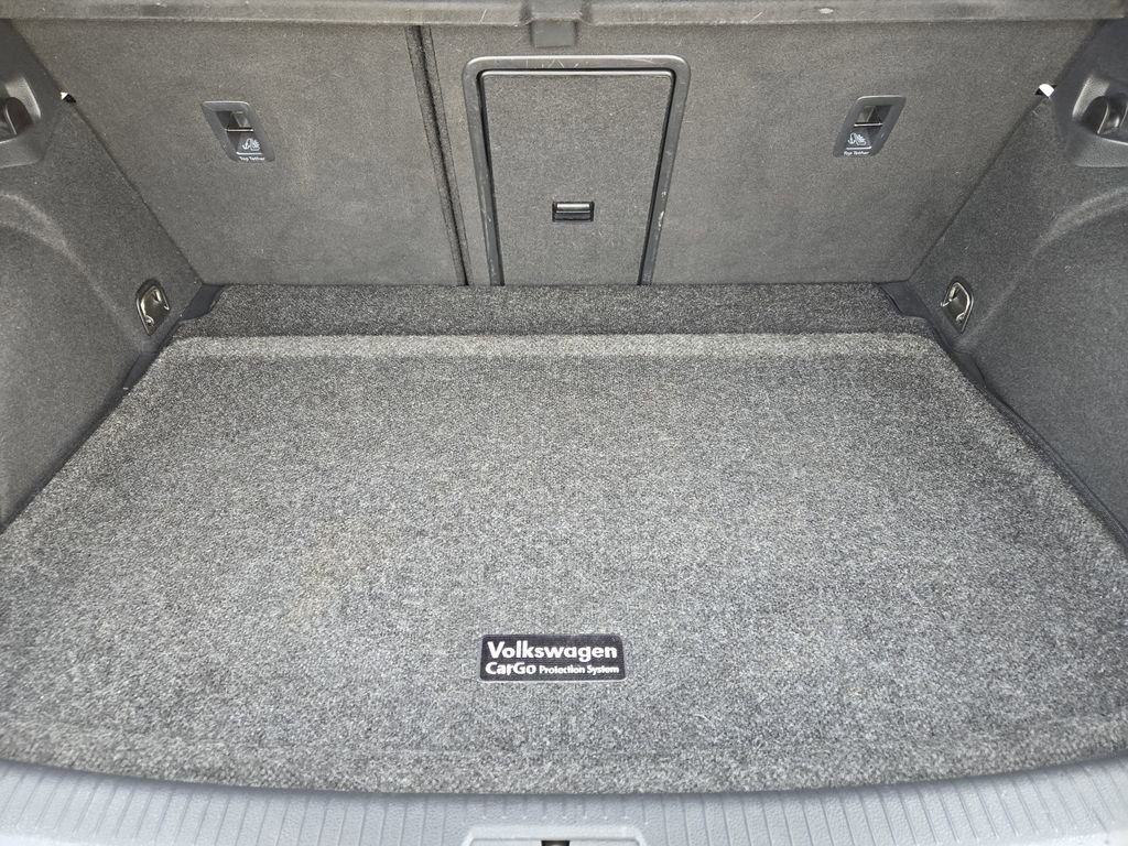 Used 2019 Volkswagen Golf SE image 33