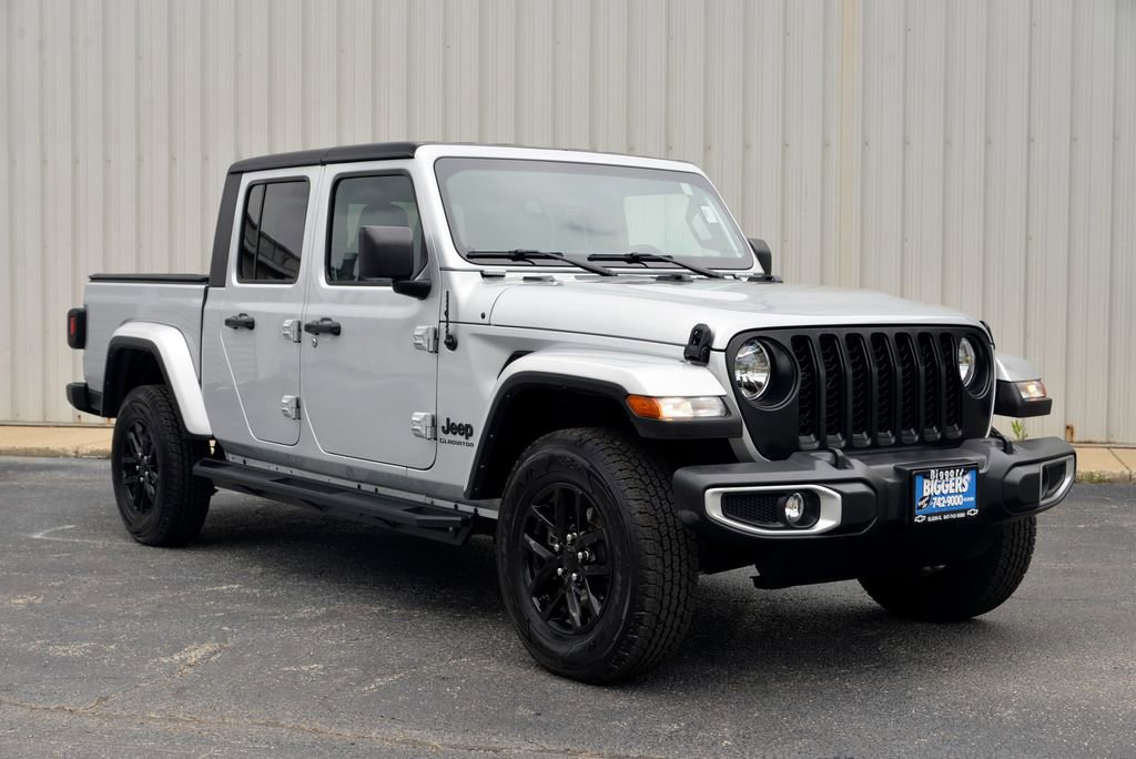 Used 2022 Jeep Gladiator Sport AWD/4WD image 2