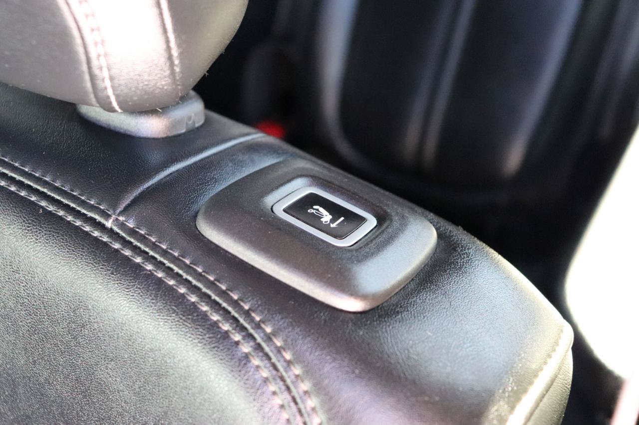 Used 2024 Jeep Wagoneer L Series III w/ Flexible Seating Group AWD/4WD image 29
