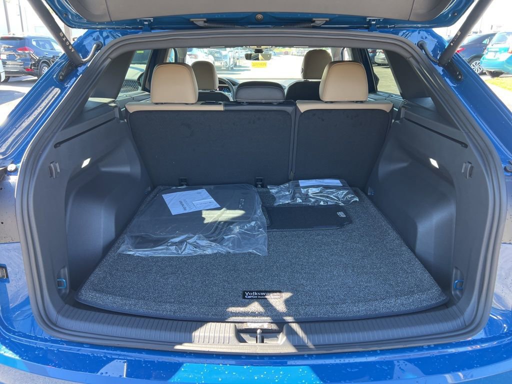 New 2026 Volkswagen Atlas Cross Sport SE image 13