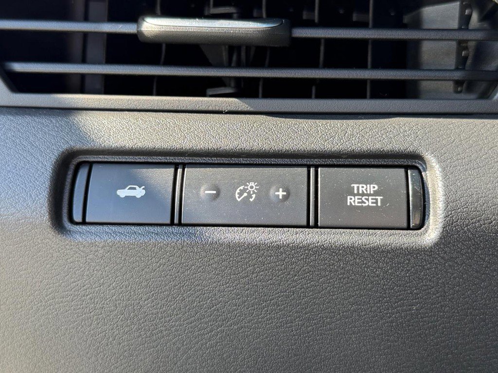 Used 2020 Nissan Altima 2.0 SR FWD image 30
