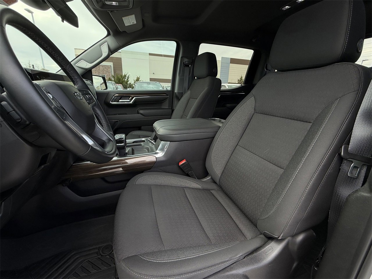 Used 2024 Chevrolet Silverado 1500 LT Trail Boss w/ Convenience Package II image 26