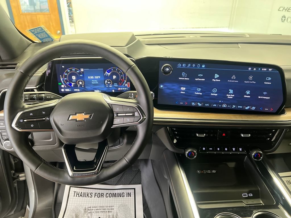 Used 2025 Chevrolet Suburban High Country AWD/4WD image 22