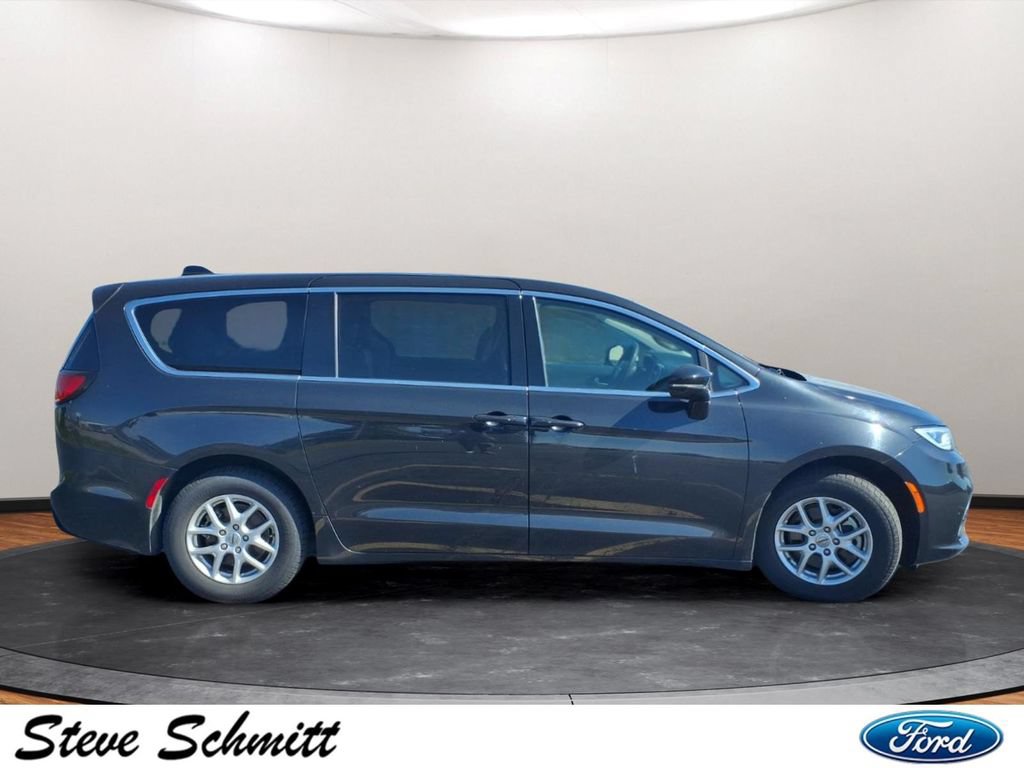Used 2024 Chrysler Pacifica Touring-L FWD image 25