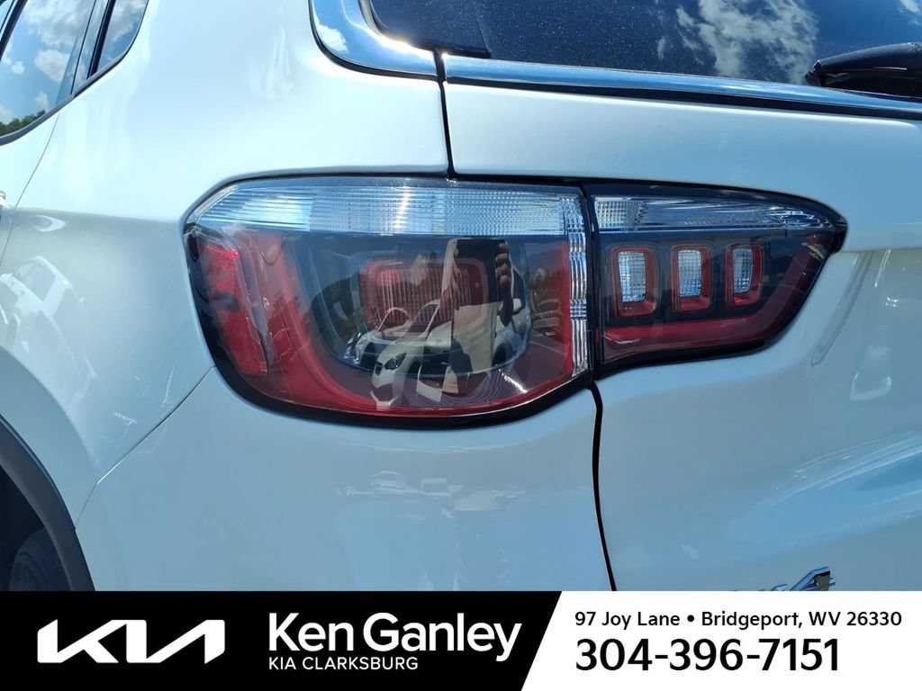 Used 2020 Jeep Compass Latitude AWD/4WD image 9