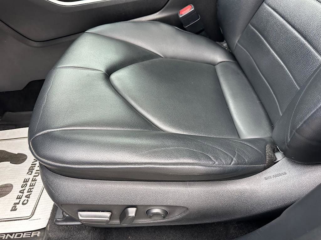 Certified 2020 Toyota Highlander XLE image 13