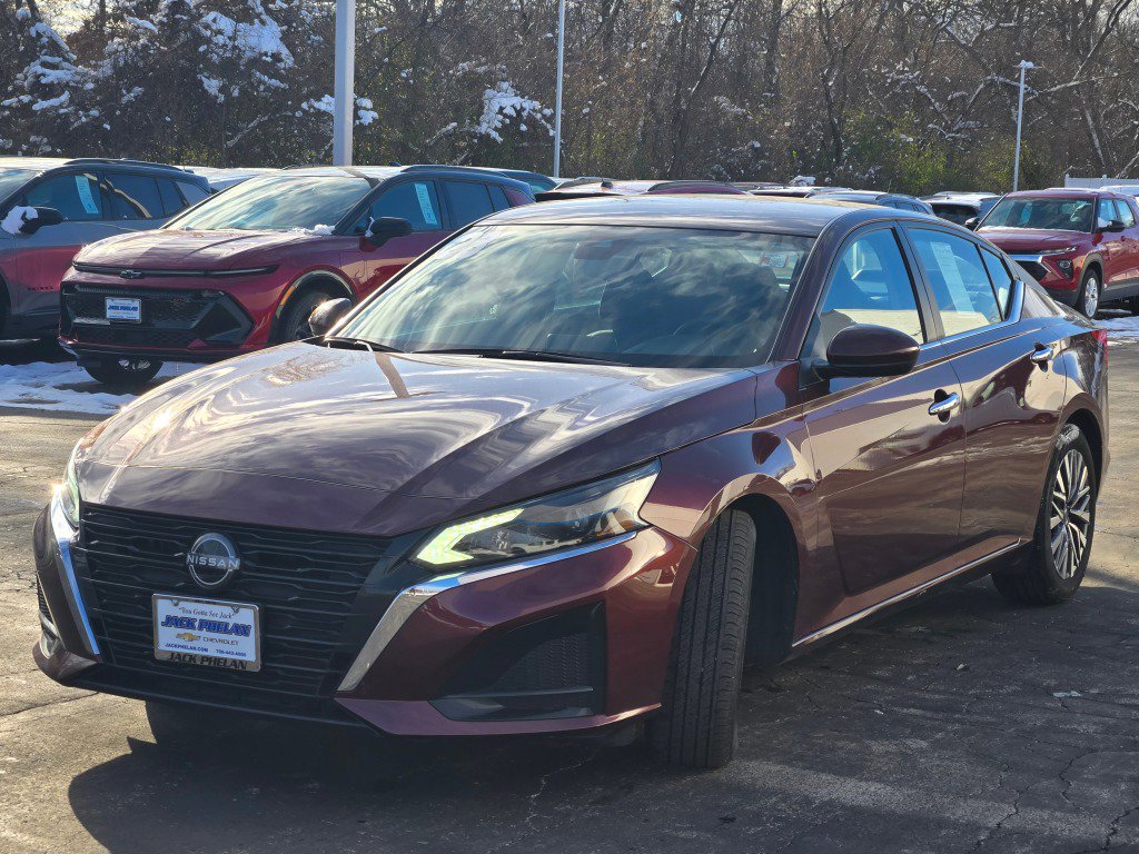 Used 2023 Nissan Altima 2.5 SV image 4