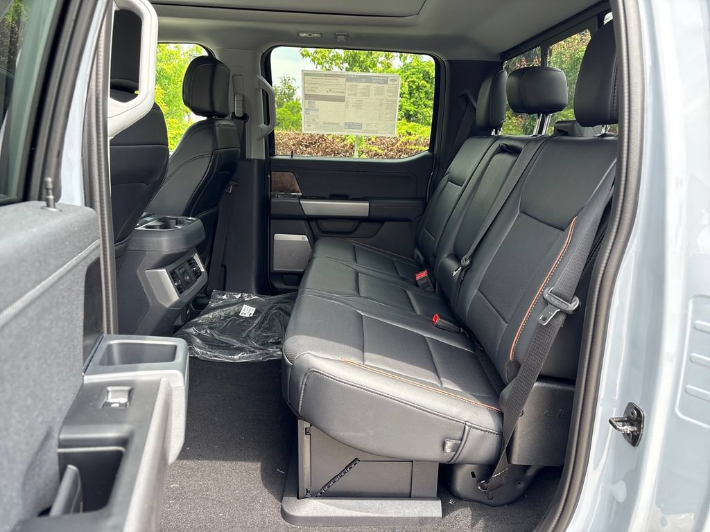 New 2026 Ford F250 Lariat w/ Black Appearance Package AWD/4WD image 29