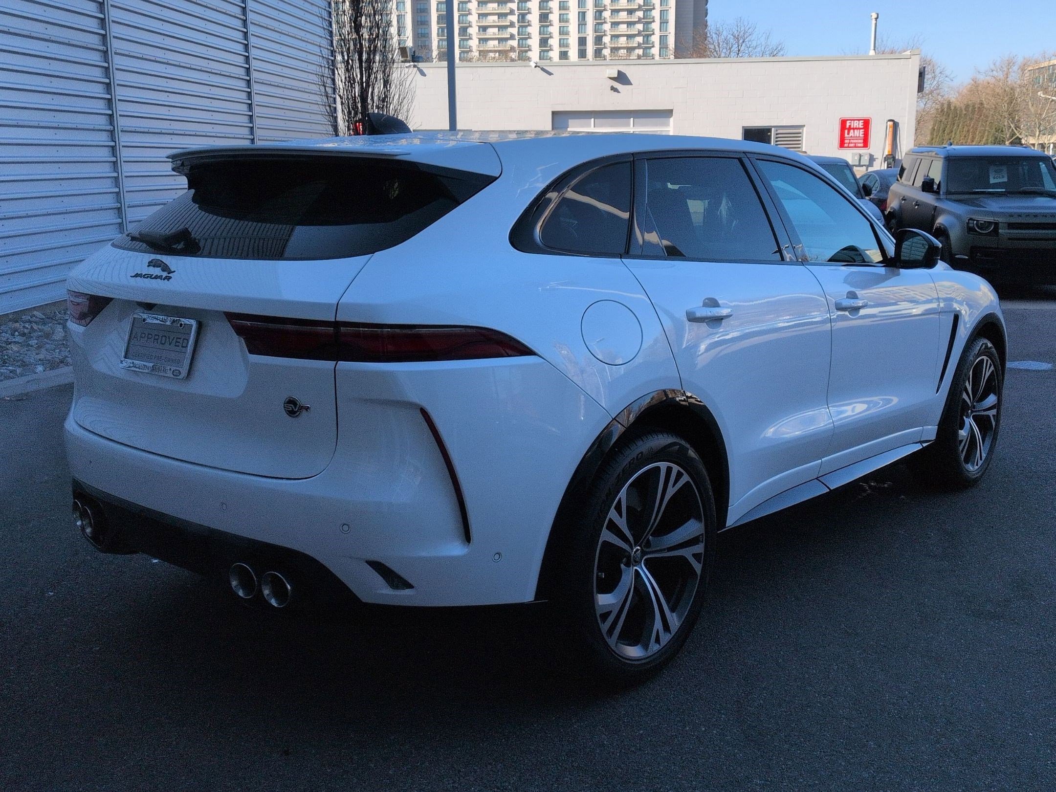 Used 2024 Jaguar F-PACE SVR image 7