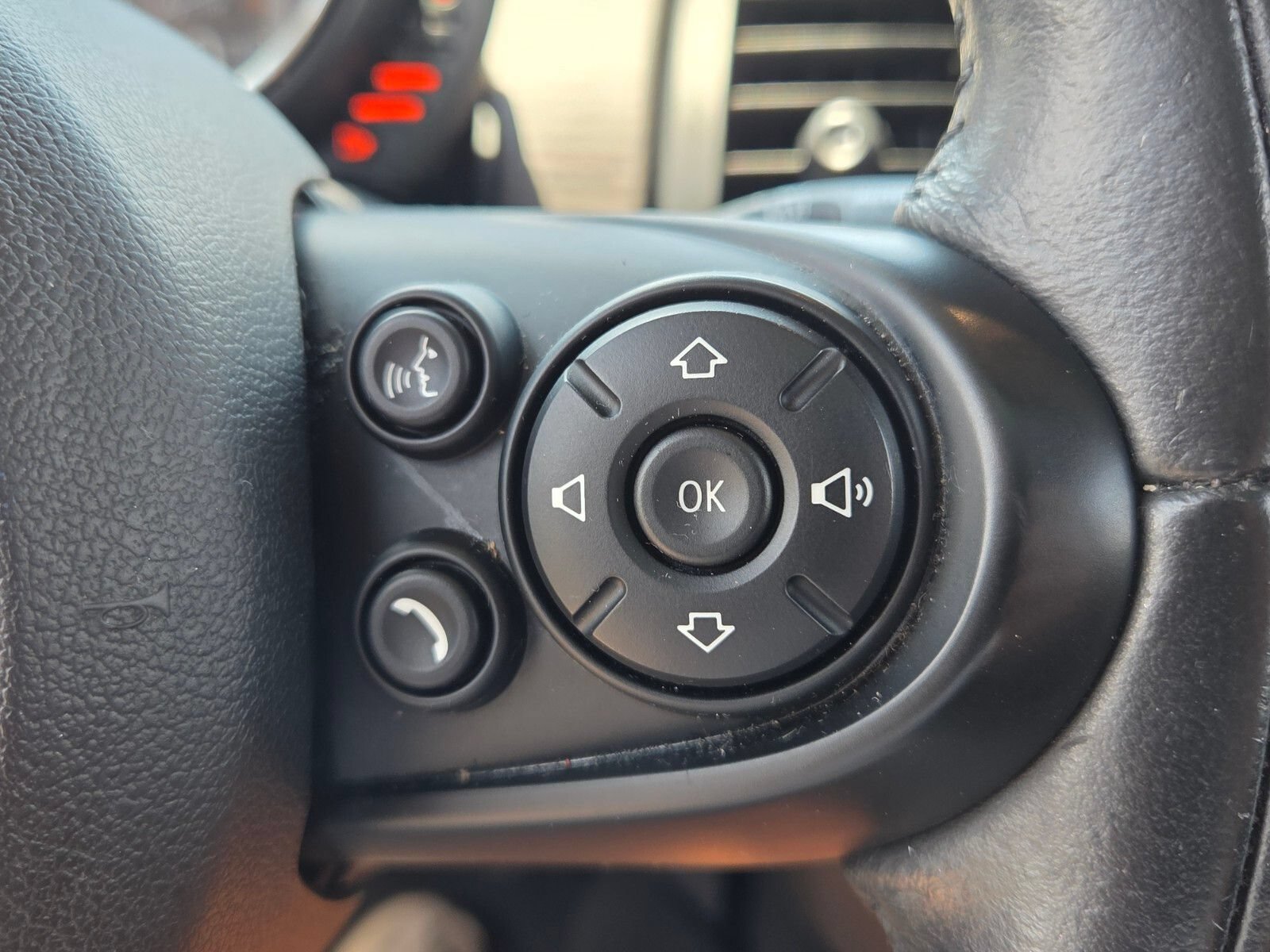 Used 2016 MINI Cooper 4-Door Hardtop FWD image 27