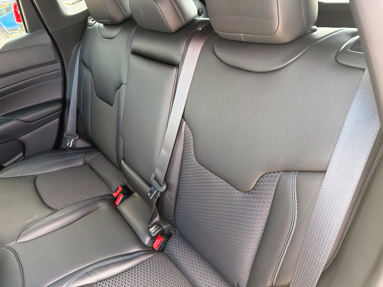 New 2026 Jeep Compass Latitude AWD/4WD image 18