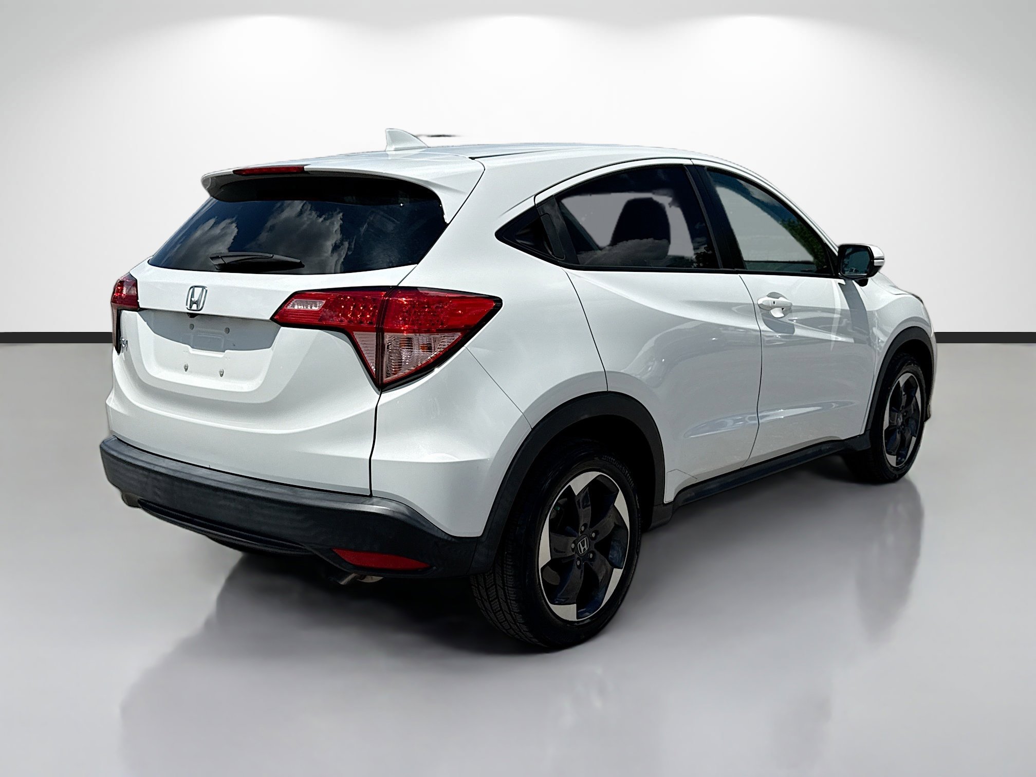 Used 2018 Honda HR-V EX image 3
