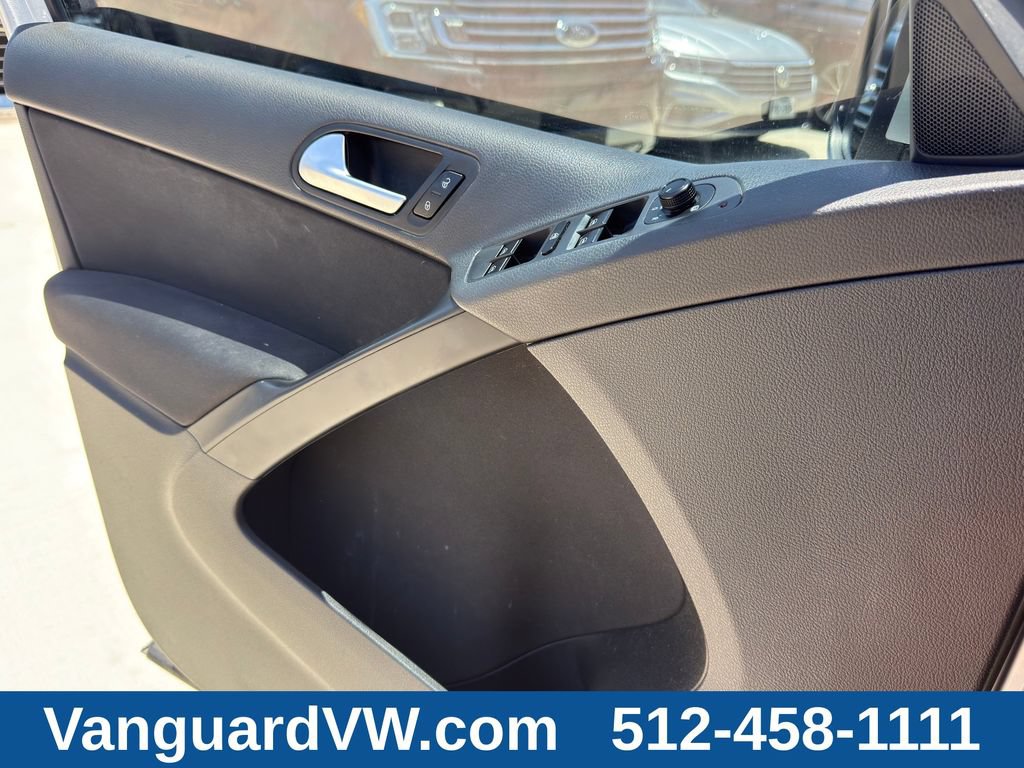 Used 2018 Volkswagen Tiguan Limited FWD image 21