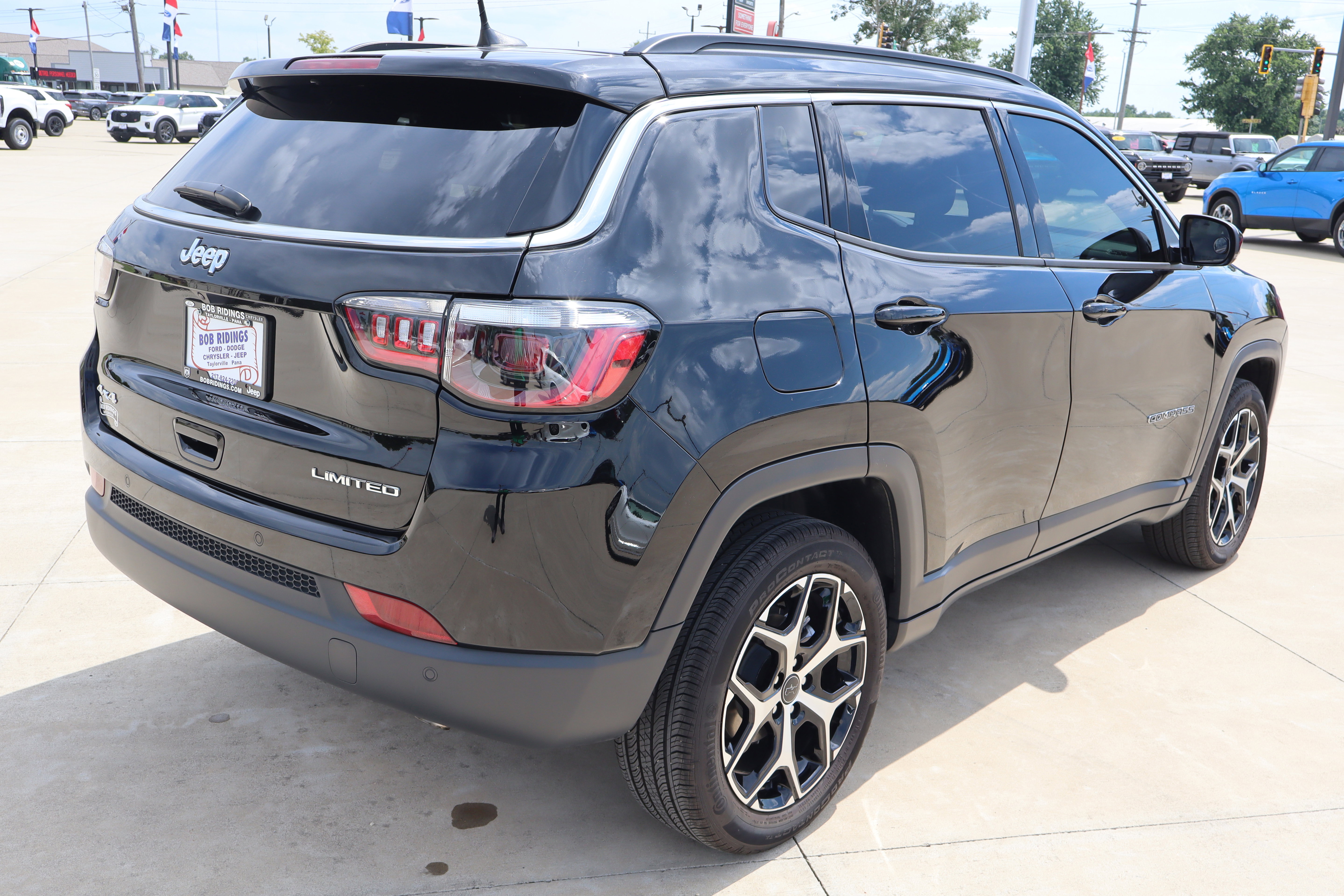 Used 2025 Jeep Compass Limited AWD/4WD image 5