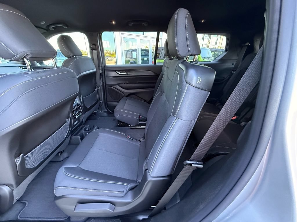 New 2026 Jeep Grand Cherokee L Laredo AWD/4WD image 25