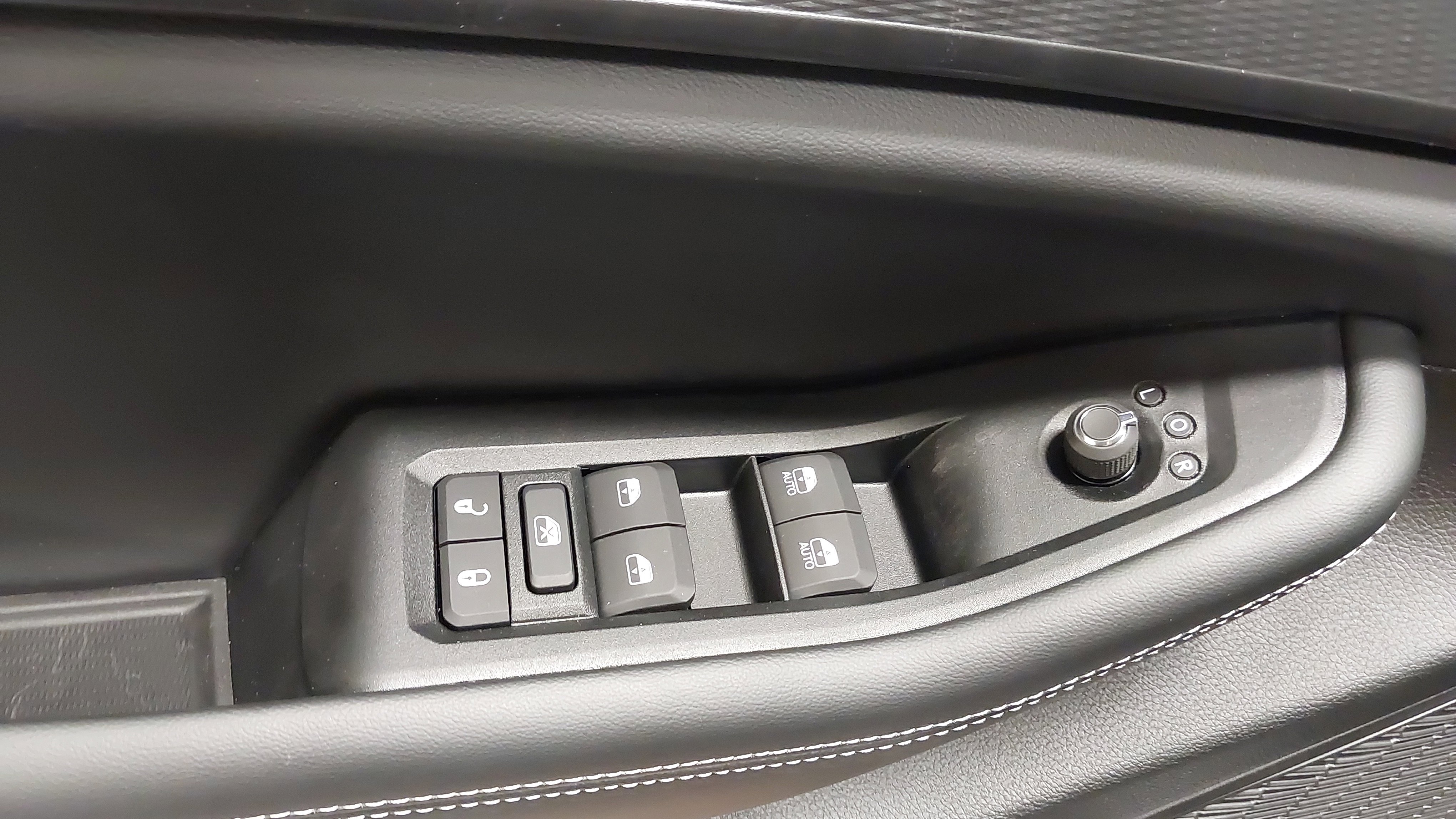 New 2025 Jeep Grand Cherokee 4WD image 25