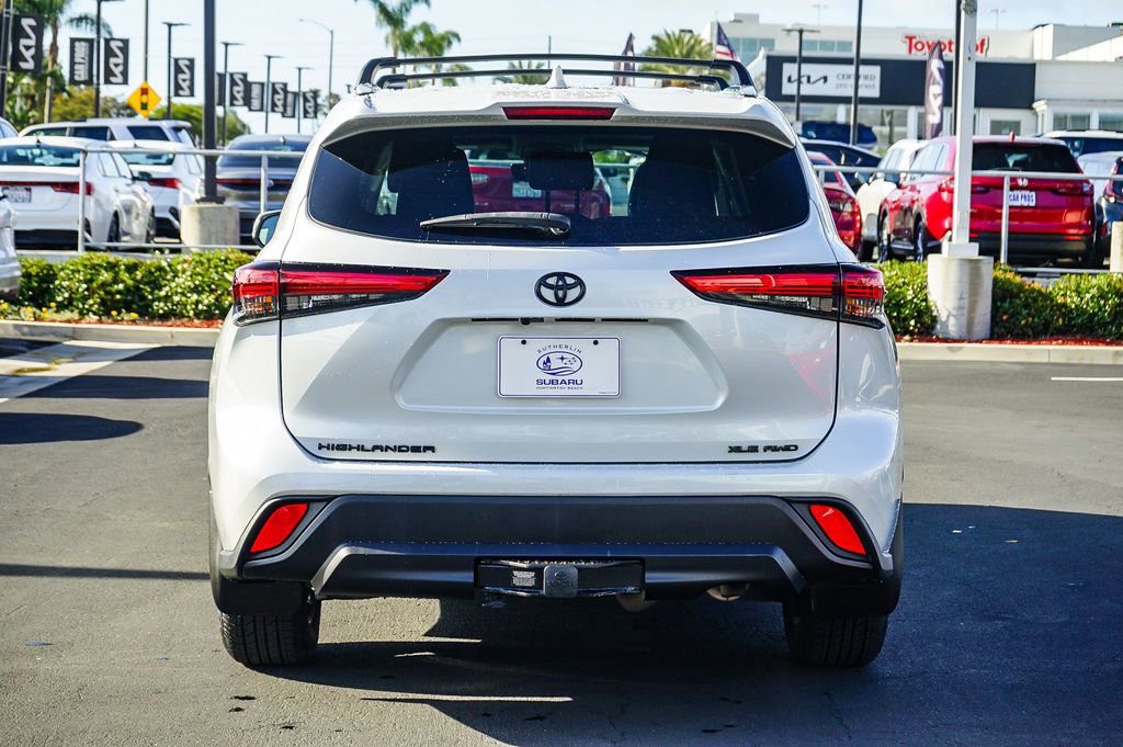 Used 2022 Toyota Highlander XLE image 6