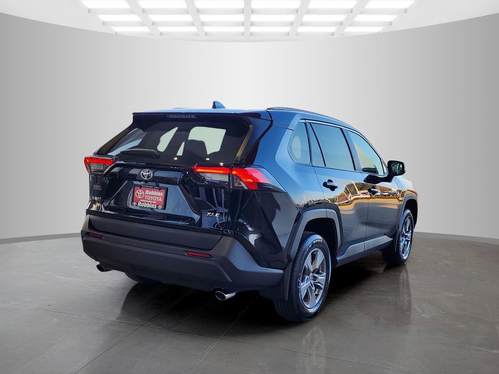 New 2025 Toyota RAV4 XLE w/ Convenience Package FWD image 3