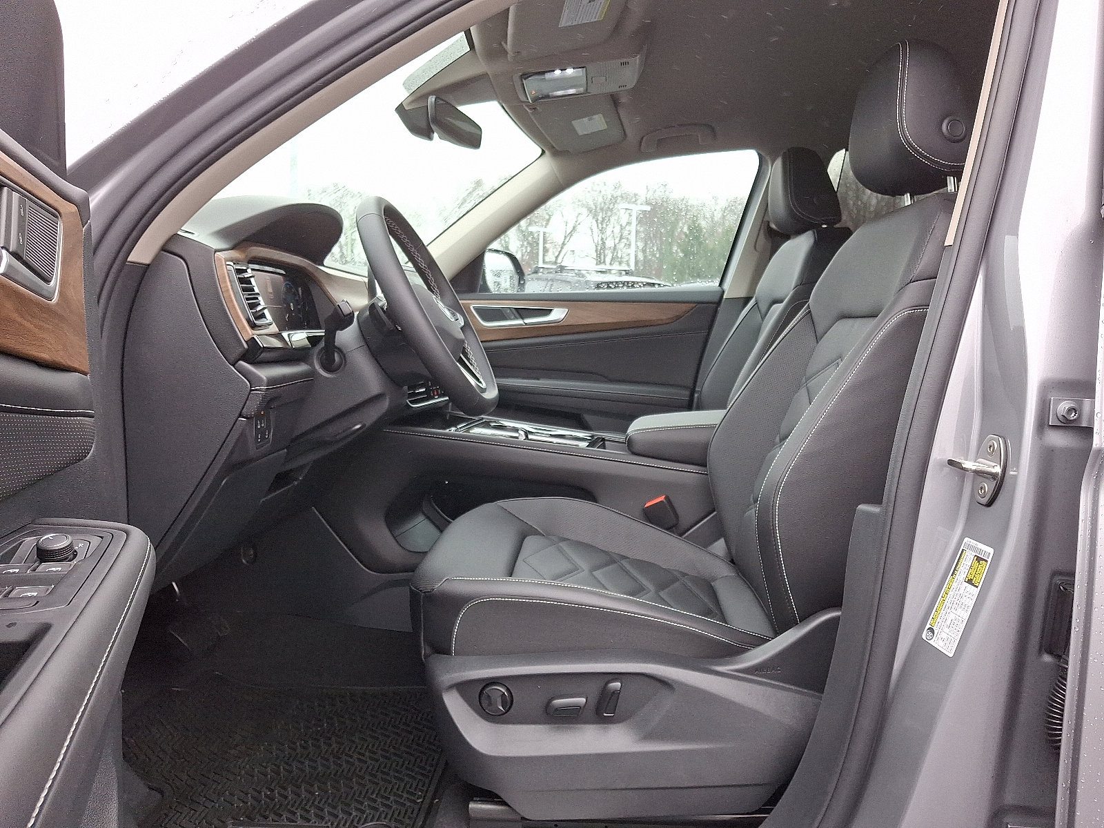 New 2025 Volkswagen Atlas SE image 7