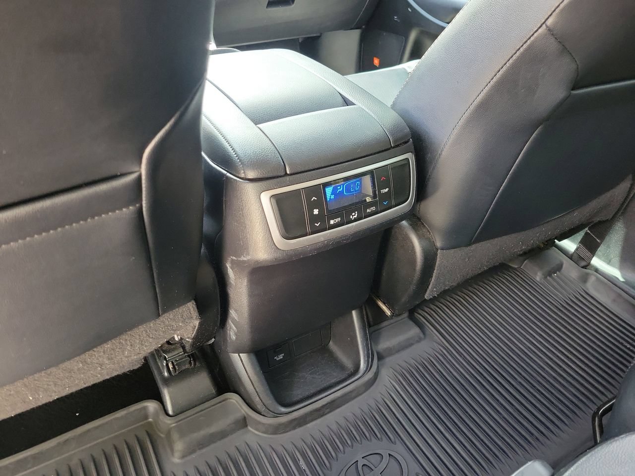 Used 2019 Toyota Highlander Limited AWD/4WD image 12