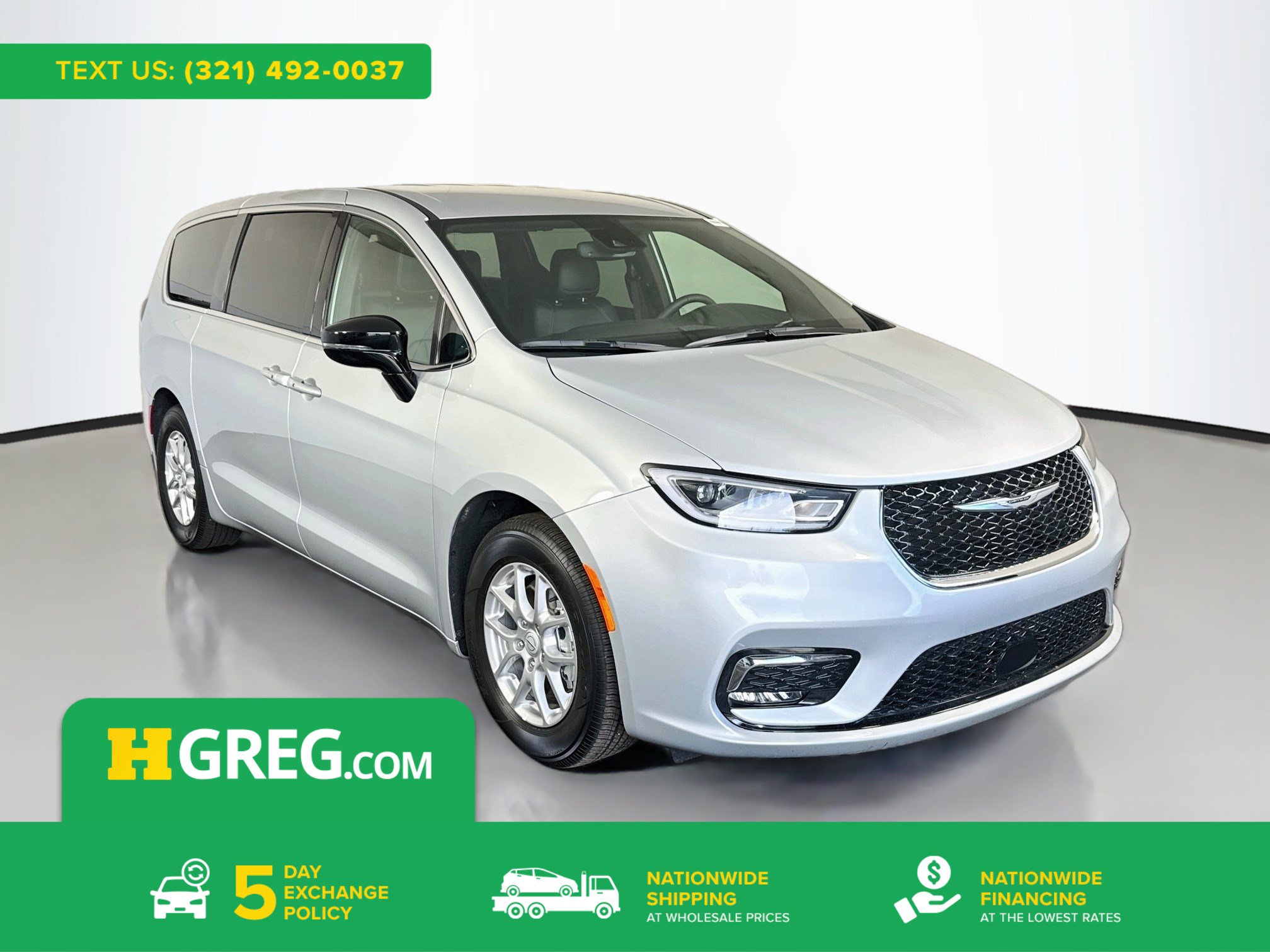 Used 2026 Chrysler Pacifica Select FWD image 1