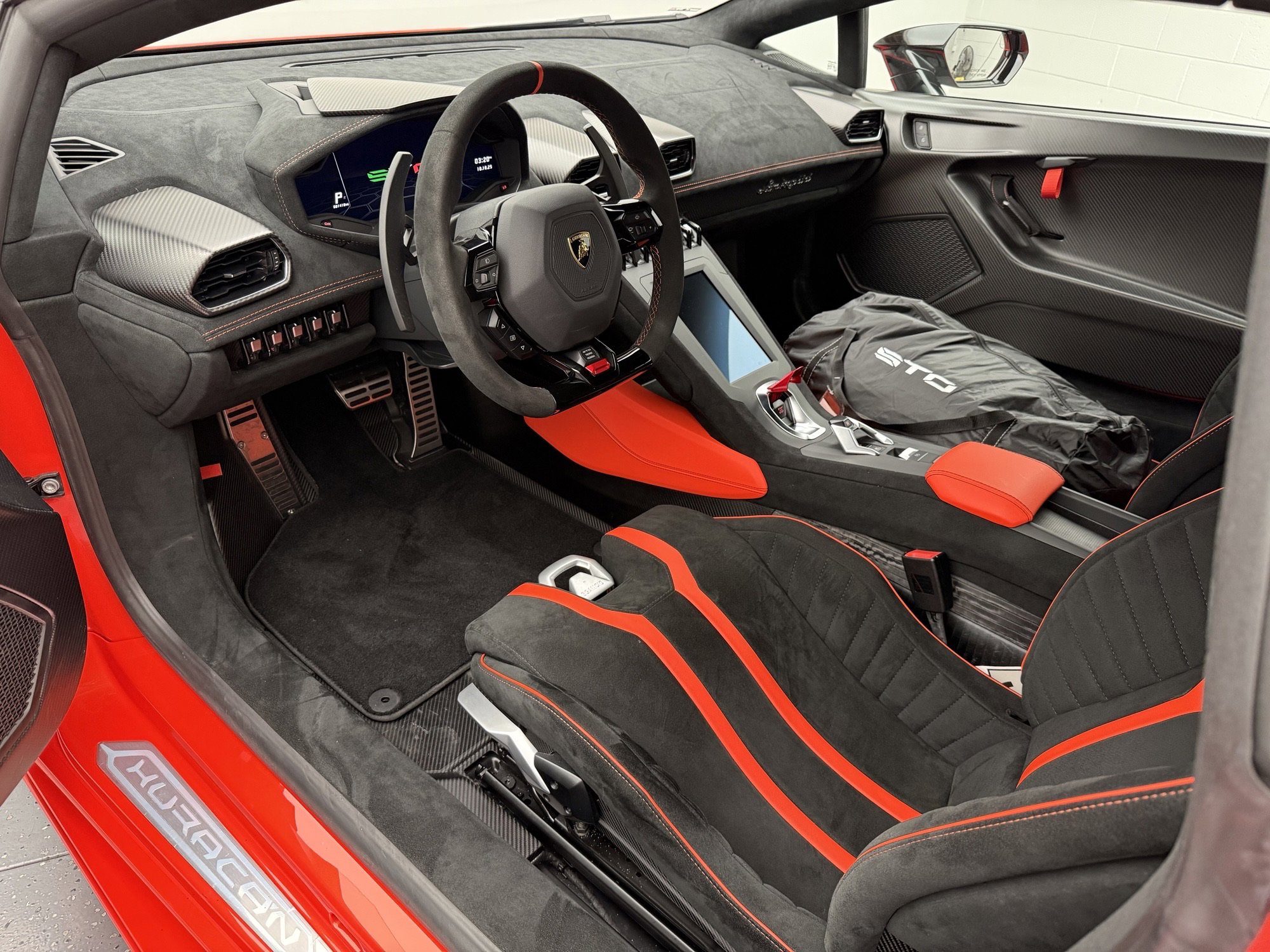 Used 2024 Lamborghini Huracan STO image 7