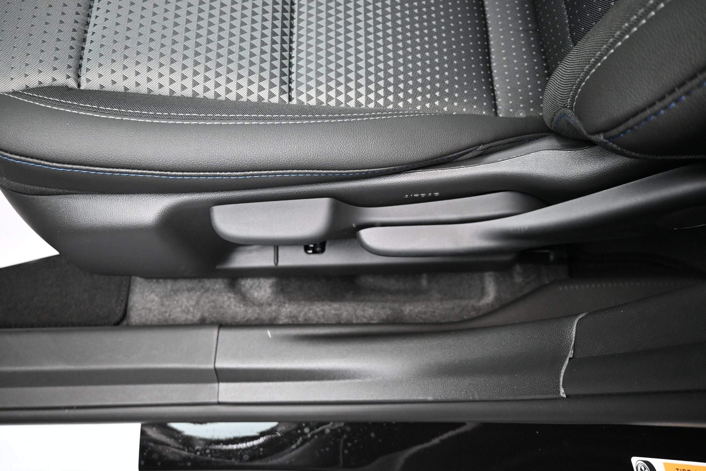 New 2026 Chevrolet Trax LT w/ Sunroof Package FWD image 11