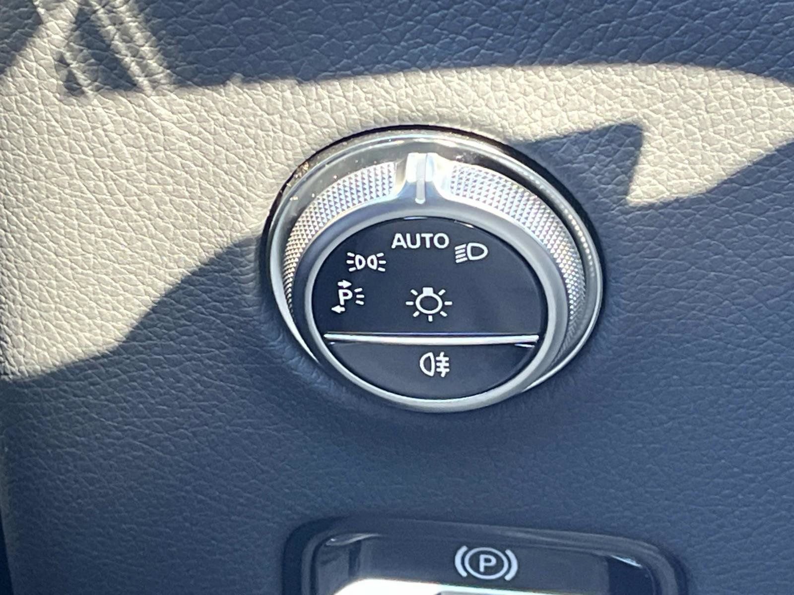 Certified 2025 Mercedes-Benz GLC 300 image 24