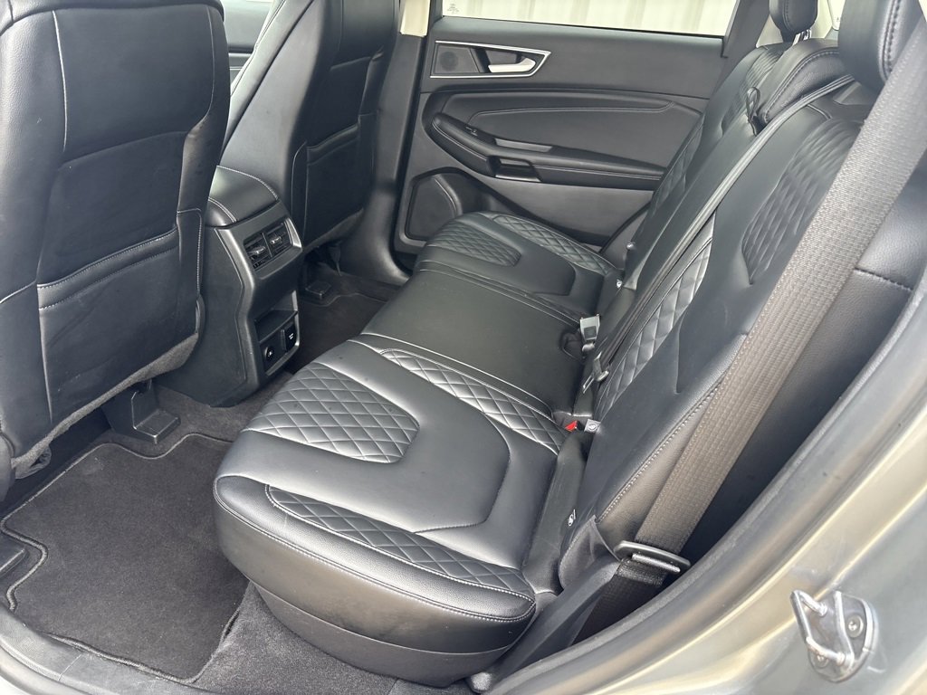 Used 2024 Ford Edge Titanium image 30