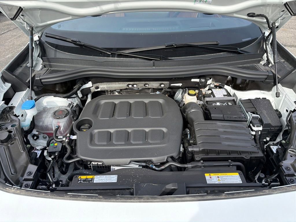 New 2026 Volkswagen Tiguan SEL R-Line image 24