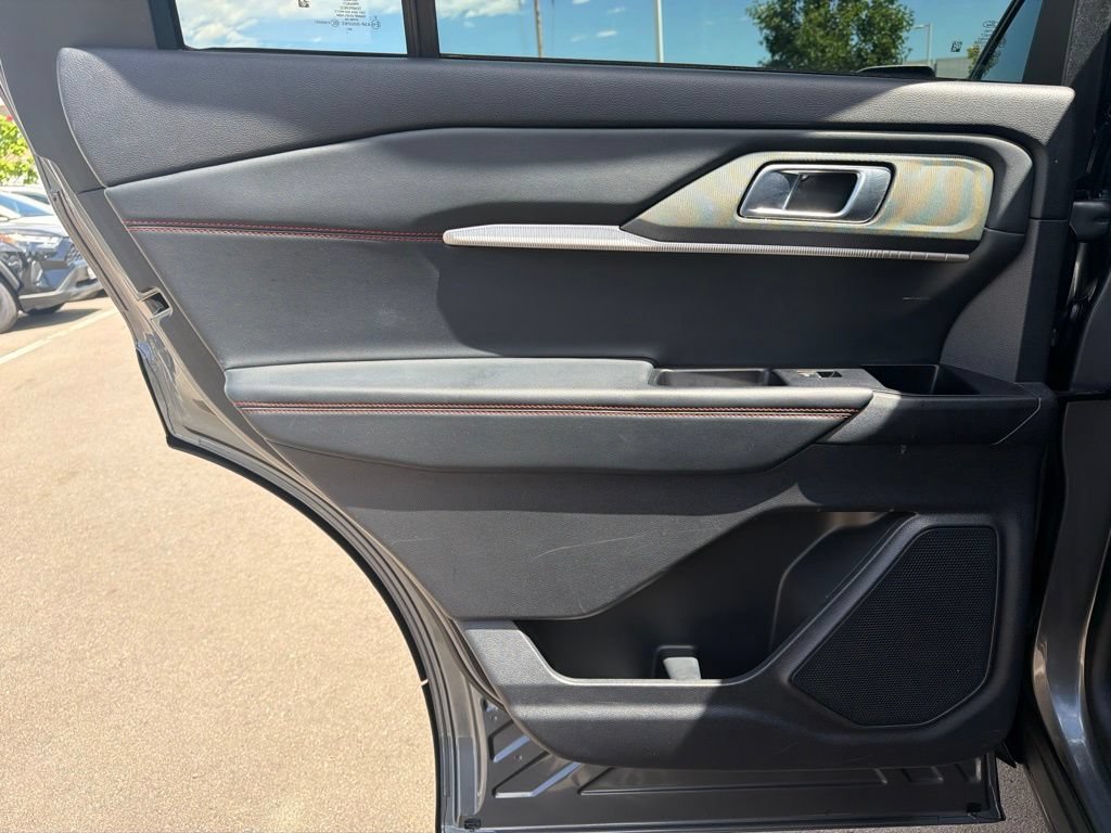 Used 2025 Ford Explorer ST-Line AWD/4WD image 17