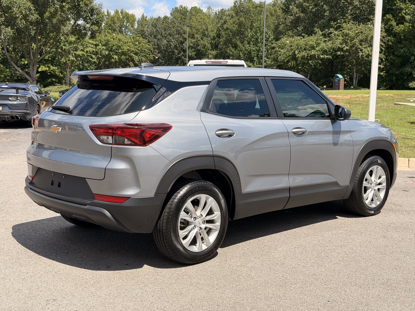 Used 2023 Chevrolet TrailBlazer LS FWD image 12