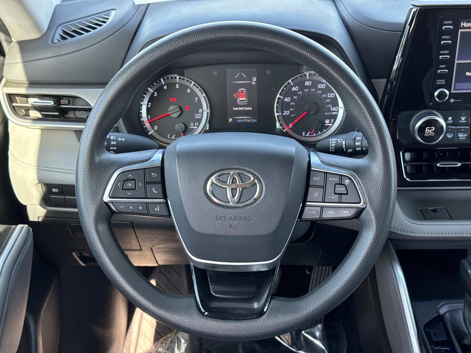 Used 2021 Toyota Highlander L image 10