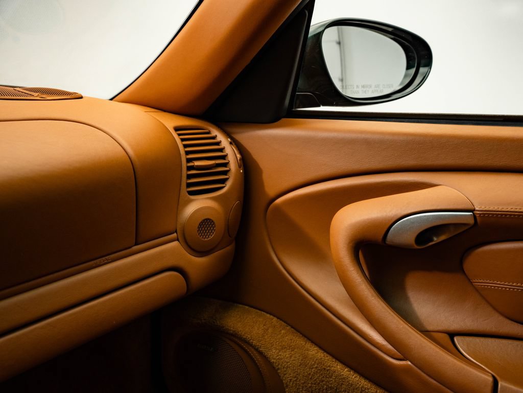 Used 2003 Porsche 911 Carrera RWD image 40