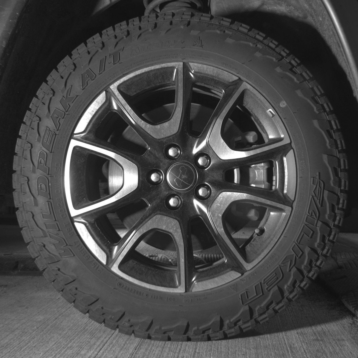 Used 2025 Jeep Compass Trailhawk image 13